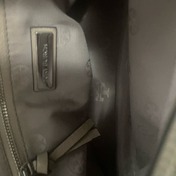 Tory Burch MacGraw handbag! Like new! - Picture 7 of 13